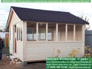 4x4steklo22.03.800_300x225 image Закрытая застекленная беседка 4х4. Дверь деревянная по центру. Задняя стенка глухая. Стекла с 3-х сторон